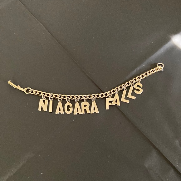 4/$10- Bracelet - Picture 2 of 4